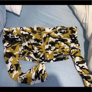 Cute camo crop top!